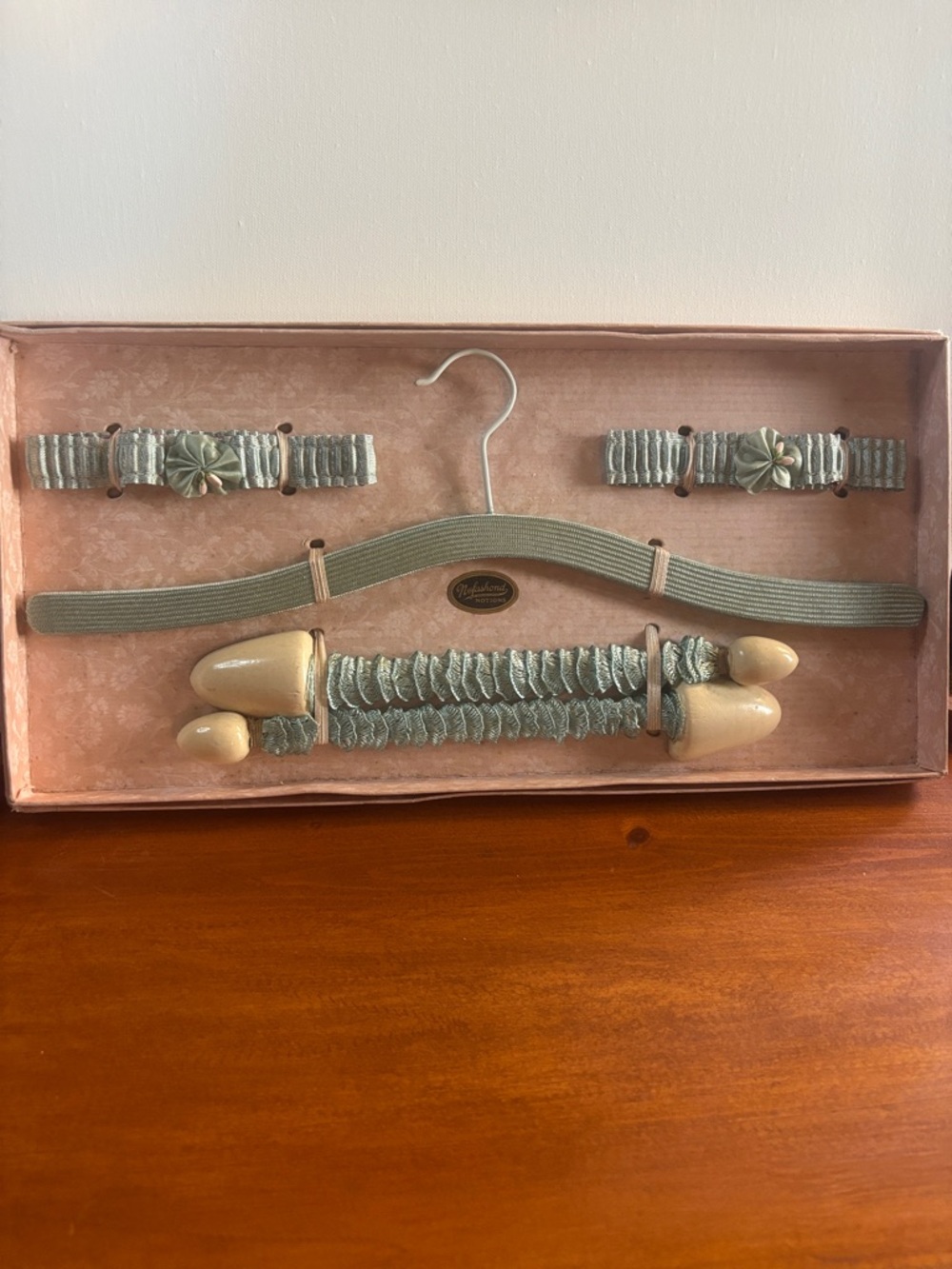 1925 Nufashond Lingerie Box Set Turquoise 5495 Hanger, Shoe Trees, Garters